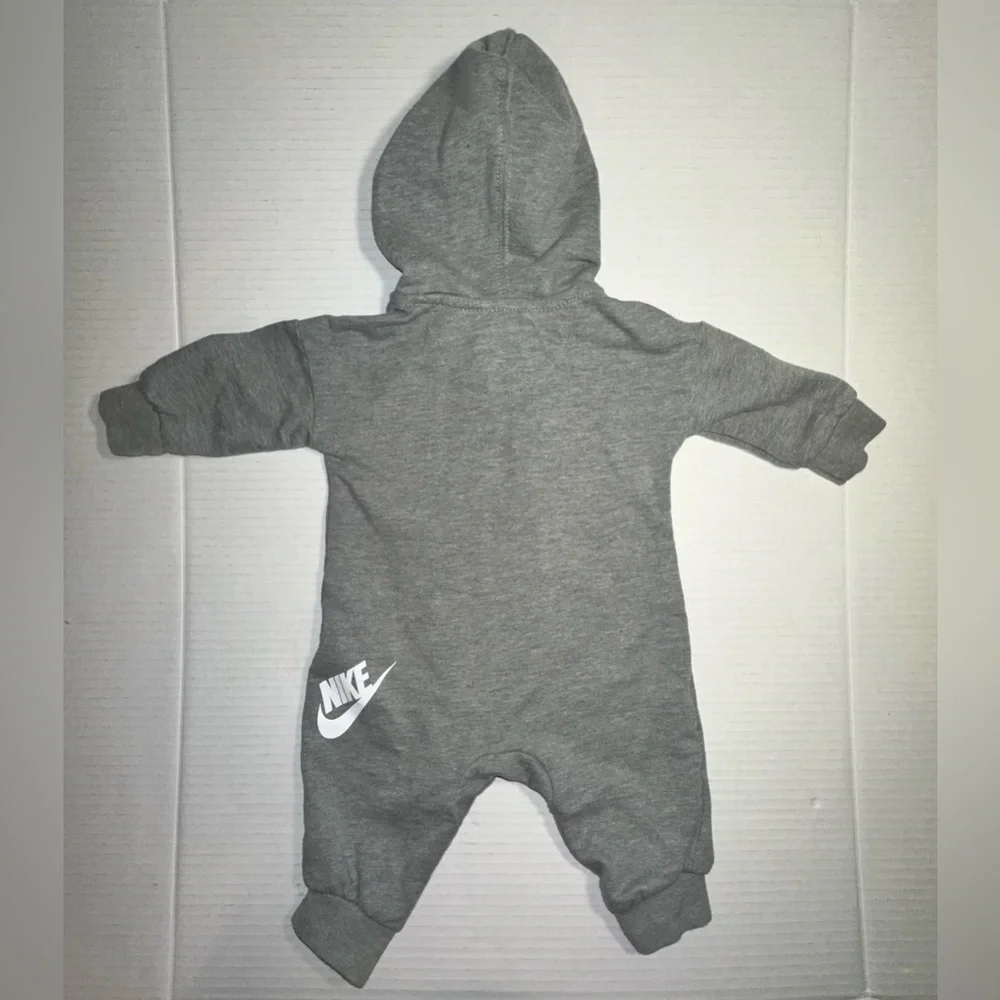 Nike‎ Full Zip One Piece Hooded Baby Outfit Size 3M /56-62 CM Gray White Logo